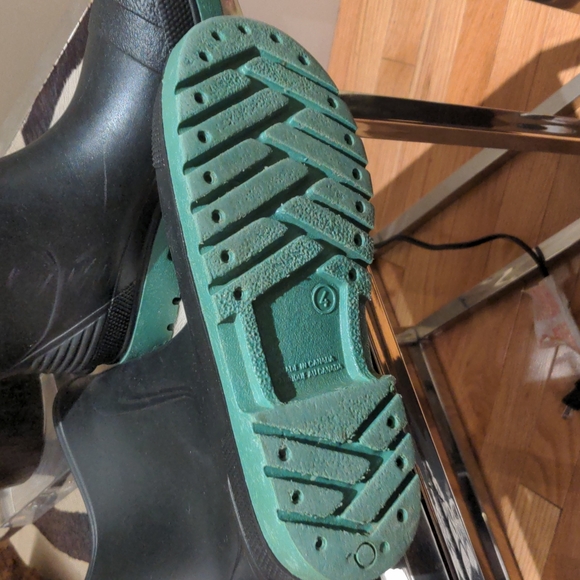 Rain boots - Picture 2 of 2
